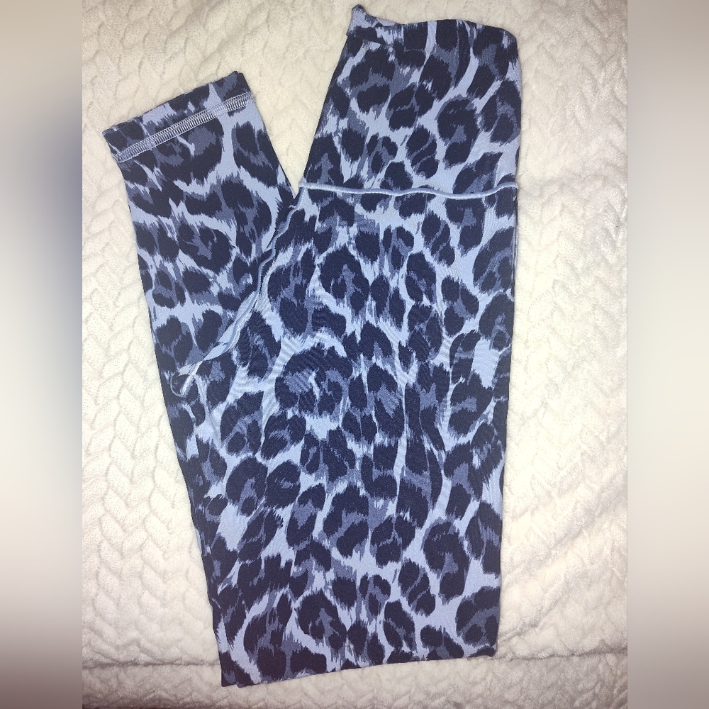 Aerie Real Me blue leopard print crossover leggings